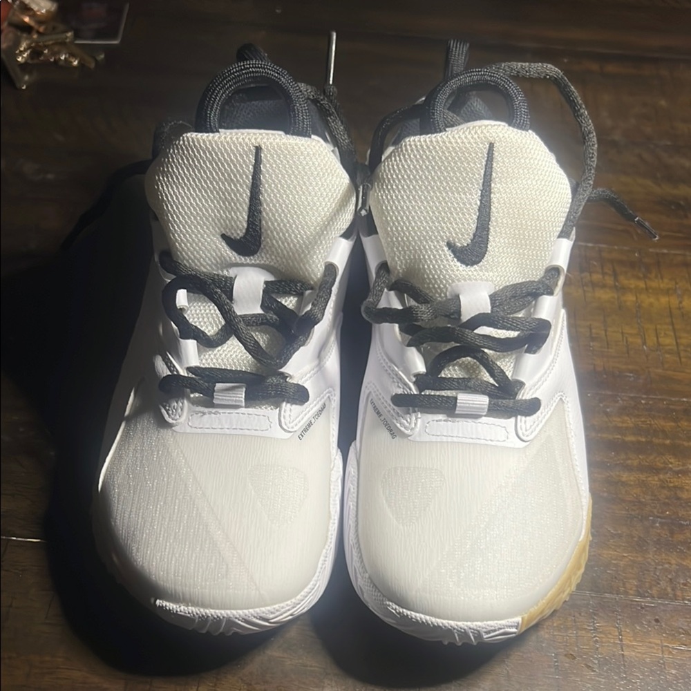 Nike White and Black Classic Sneakers